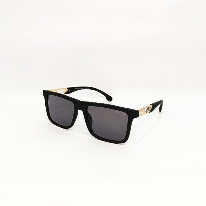 Prada luxurious Classic black finish with gold-tone sunglasses  SWISS_B192026